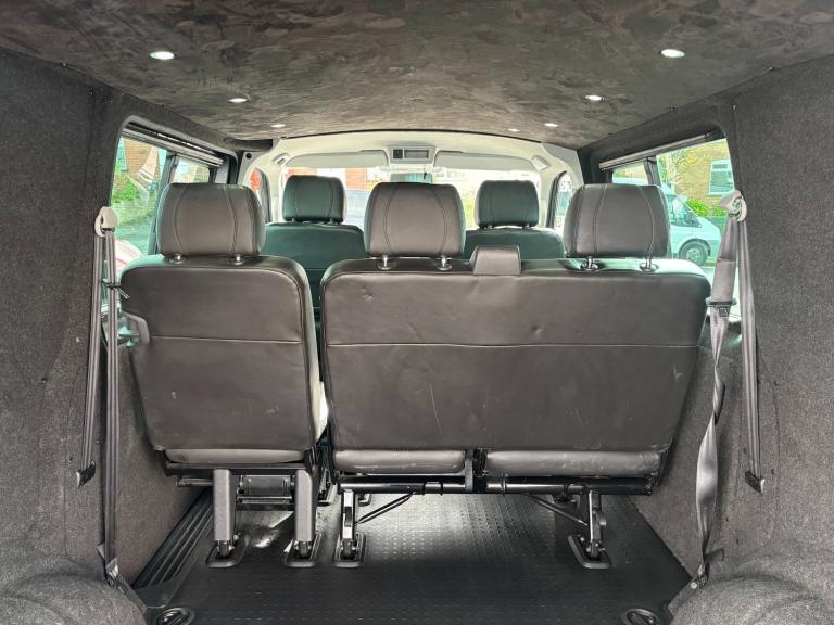 2015 Volkswagen Transporter 2.0 BiTDI 180PS Highline Kombi Van 4MOTION WINDOW VAN Diesel Manual