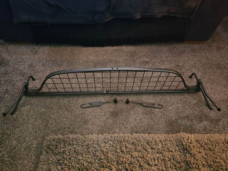 Audi a4 travall dog guard 