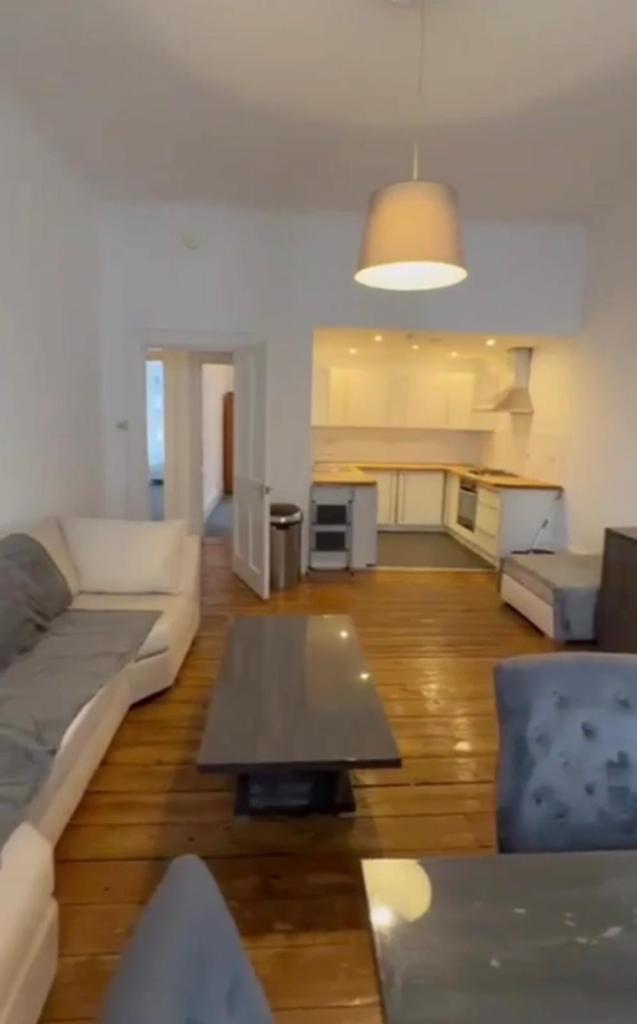 COMING SOON —- 2 bedroom flat 