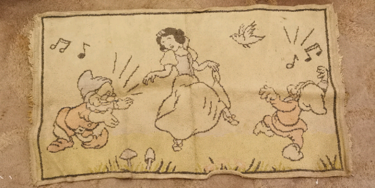 Vintage Disney Rug 1930s - Rare item. 