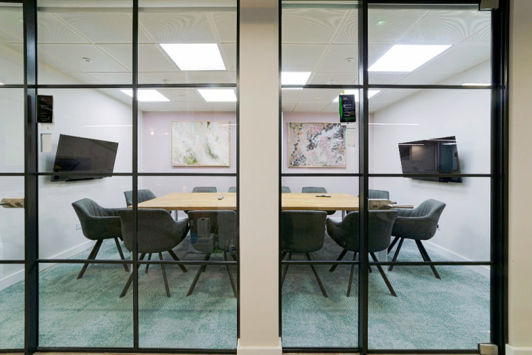 London - SW19 6NW, Access to professional office space for 3 people in HQ Wimbledon Park Road