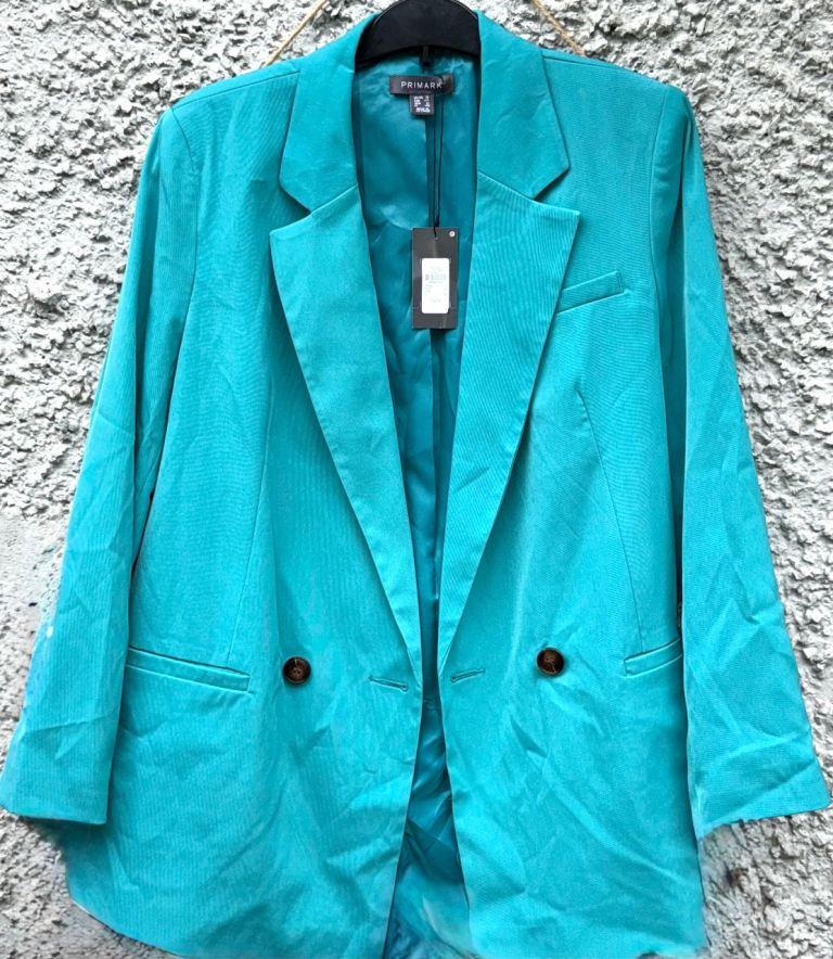 Women’s turquoises blazer. Size 16 NEW