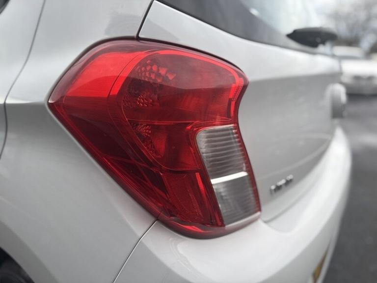 2016 Vauxhall Viva 1.0 SE 5dr [A/C] HATCHBACK PETROL Manual