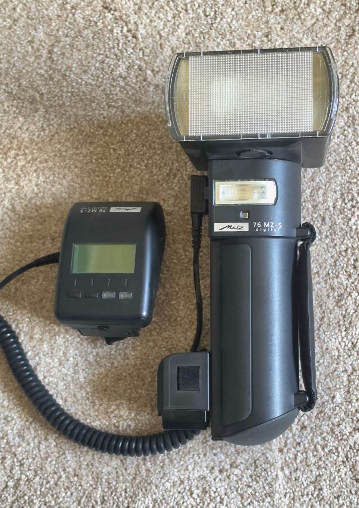 Metz 76 MZ-5 Digital Flashgun with SCa 3002 TTL Adapter