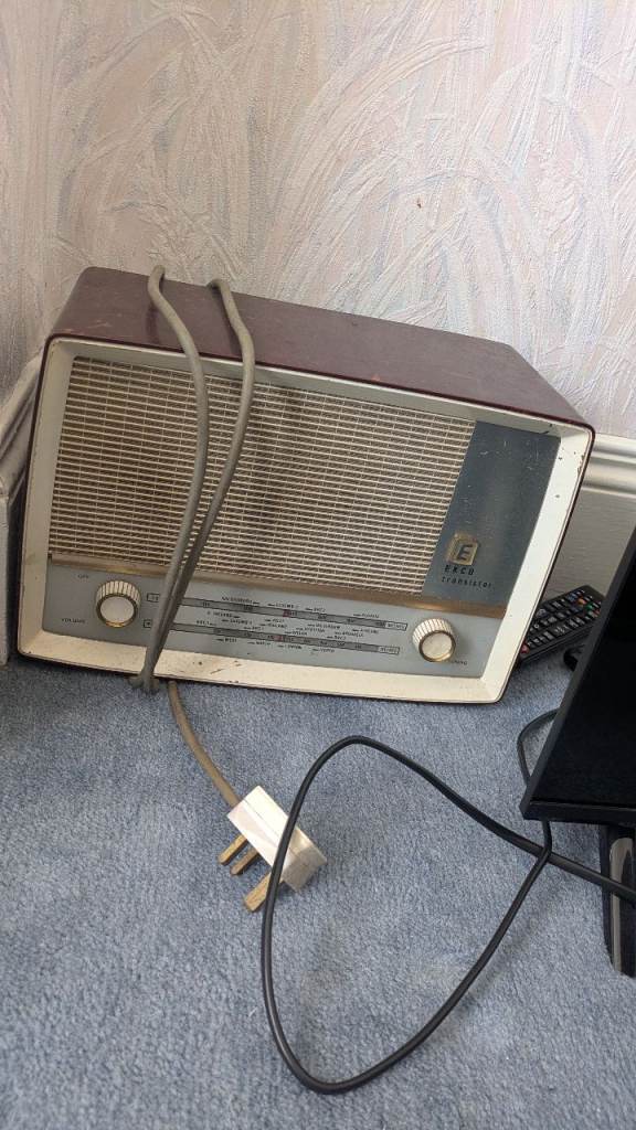 Vintage old radios 