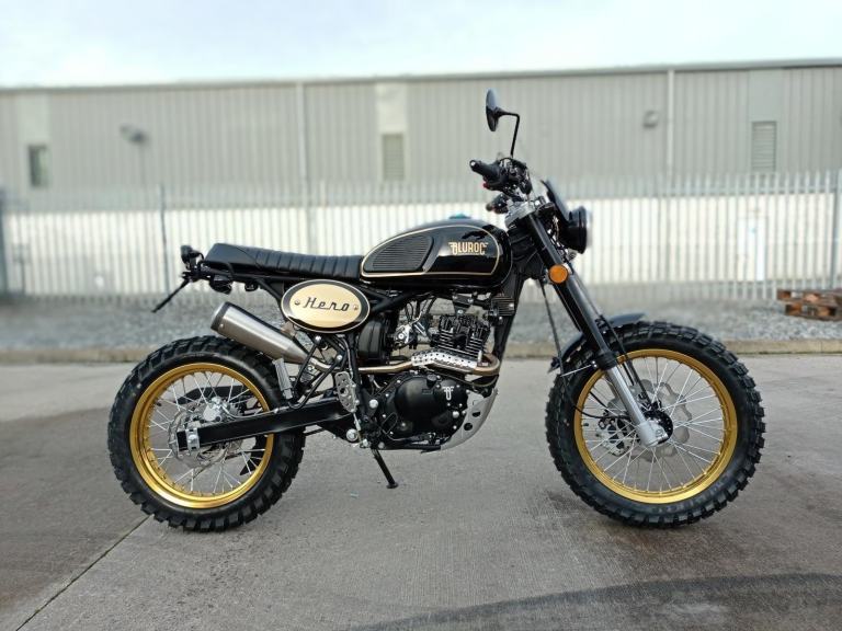 Bluroc Hero 125 Retro British 125cc Scrambler Delivery & Finance UK/IRE 