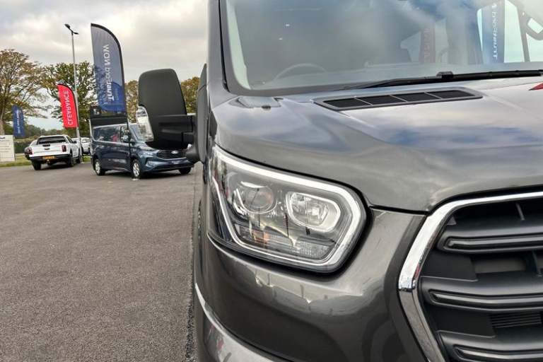2025 Ford Transit 460 Limited AUTO L4 H3 ELWB High Roof 17 Seat Minibus RWD 2.0 EcoBlue 165ps Min...