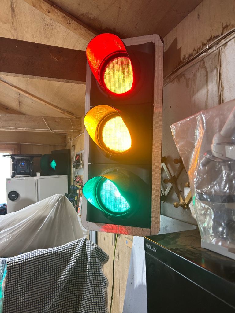 TRAFFIC LIGHTS MANCAVE ETC , EXCELLENT - LOOK!