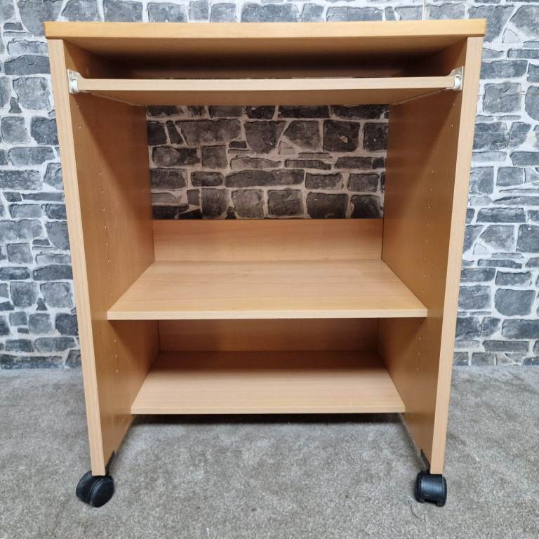 Compact Computer Desk on Castors with Pull-Out Shelf