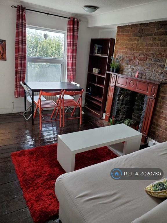 1 bedroom flat in Camden Street, London, NW1 (1 bed) (#3020730)
