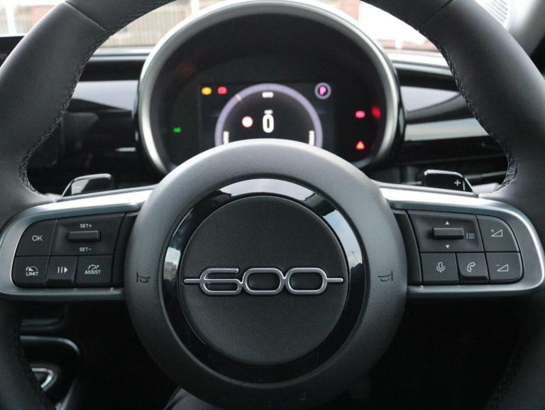 2025 Fiat 600 1.2 Hybrid 48V 136 5dr eDCT-6 HATCHBACK PETROL Automatic