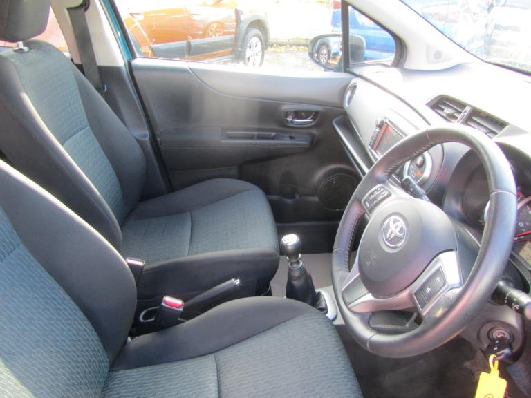 TOYOTA YARIS 1.3 Dual VVT-i TR 2012