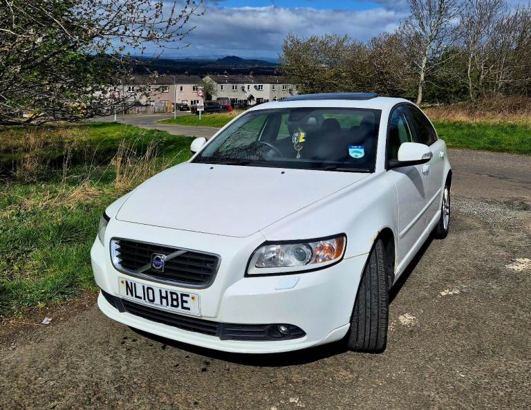 Volvo S40, 2.0 petrol, white