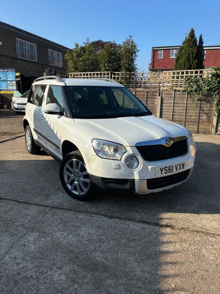Skoda, YETI, Hatchback, 2012, Manual, 1390 (cc), 5 doors