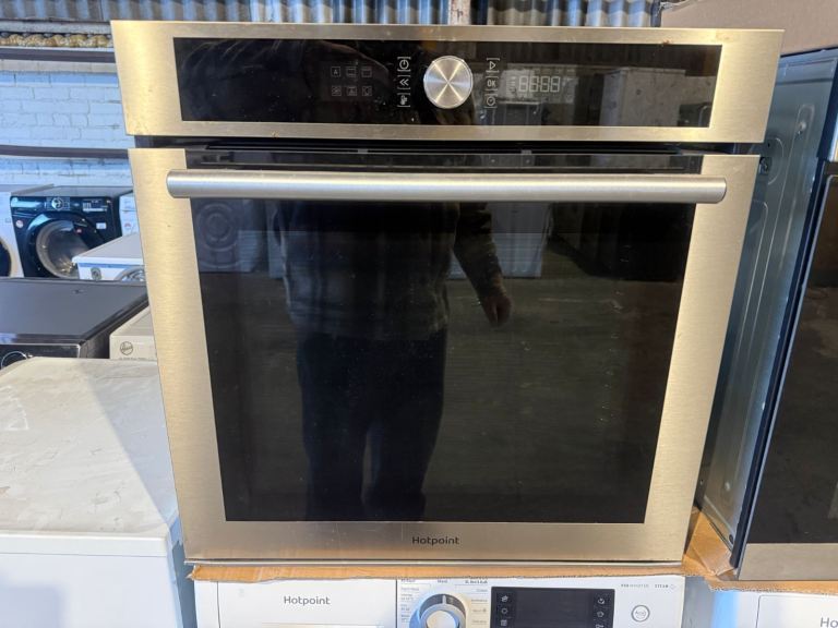 Hotpoint electric single oven 