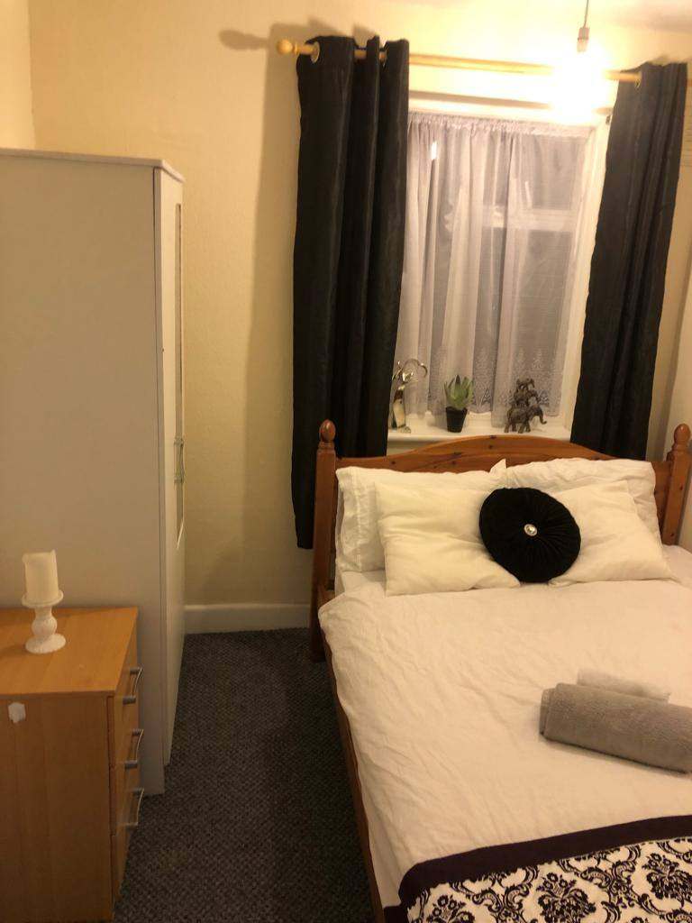🏡 Cosy Bedroom Near Brunel University & Uxbridge 🏡