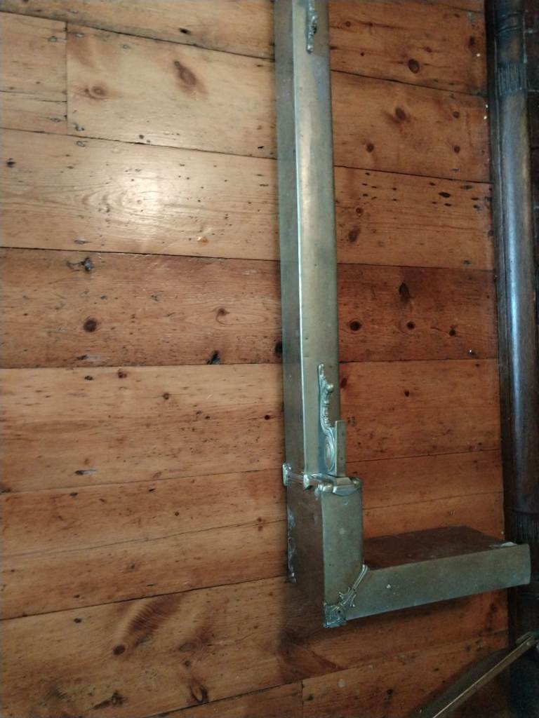 Fireplace fender