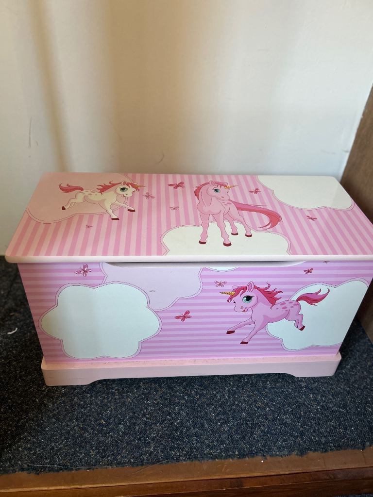 Small toy box 