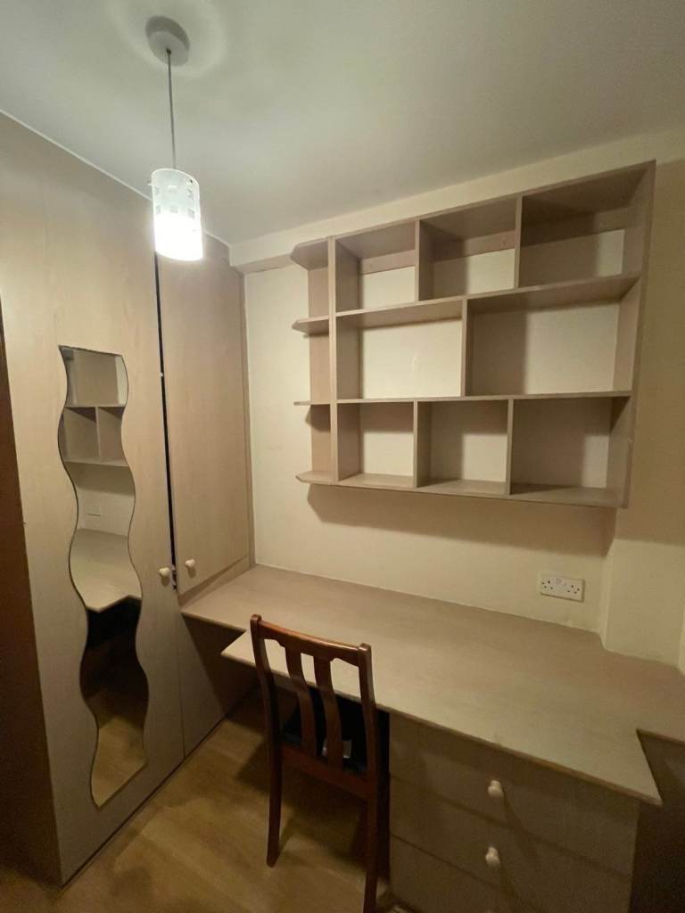 Room to rent in LS6(Hyde Park) available until August