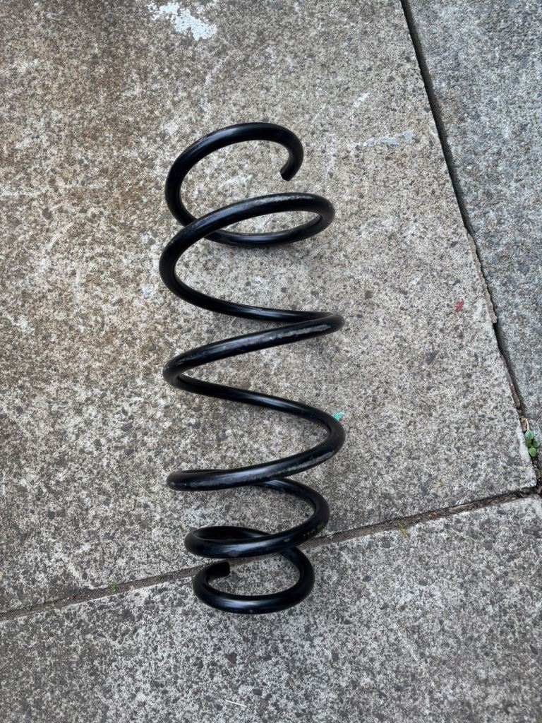 Astra j 1.6 cdti front coil spring 