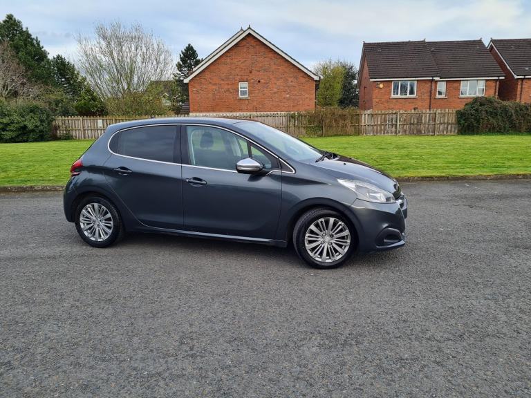 £20 Road Tax 2017. Low Insurance. 2017 Peugeot 208 Allure Premium Pure-tech 1200cc