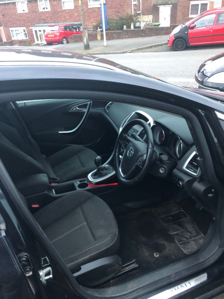 Vauxhall, ASTRA, Estate, 2011, Manual, 1956 (cc), 5 doors