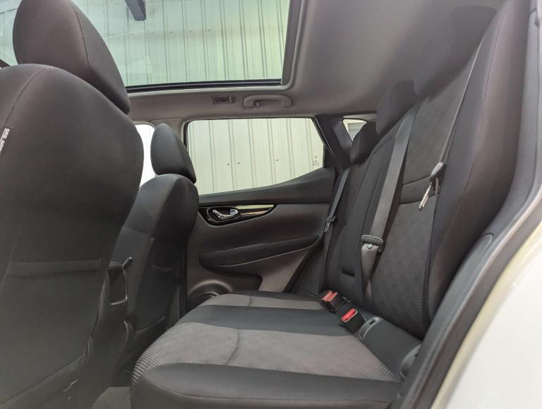 2015 Nissan Qashqai 1.5 Qashqai N-Tec+ dCi 5dr SUV Diesel Manual