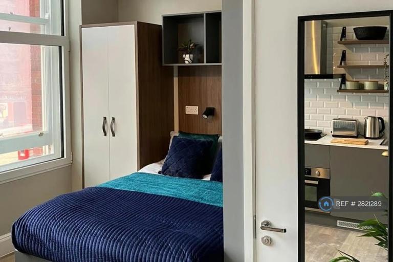 Studio flat in Birmingham, Birmingham, B4 (#2821289)