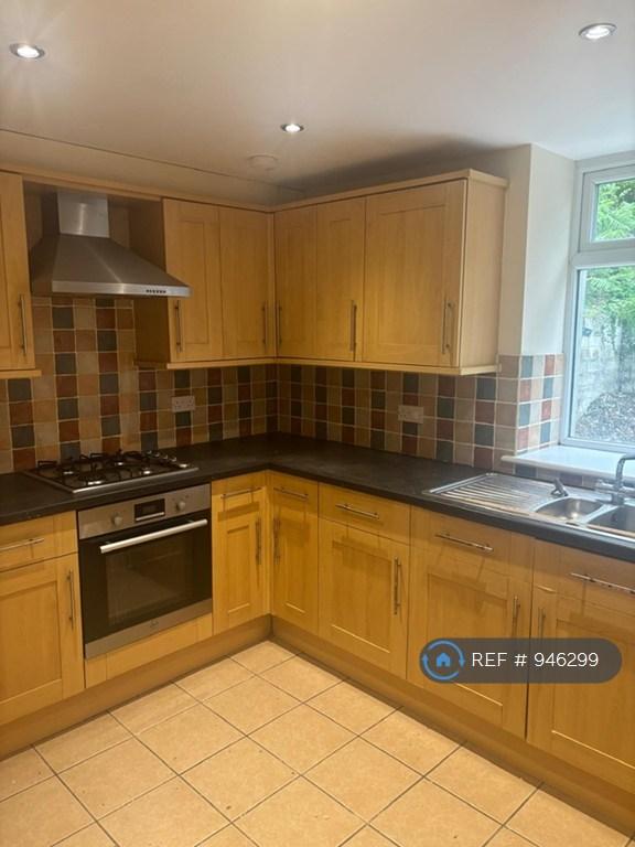 3 bedroom house in New Road, Swansea, SA8 (3 bed) (#946299)