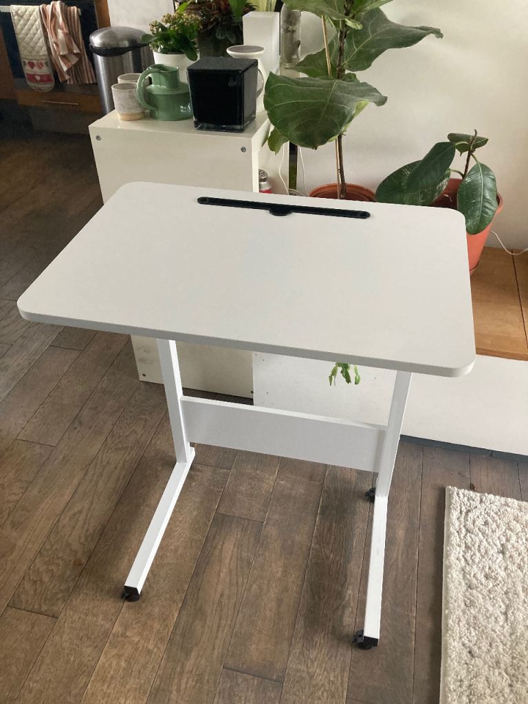 Sit-stand desk