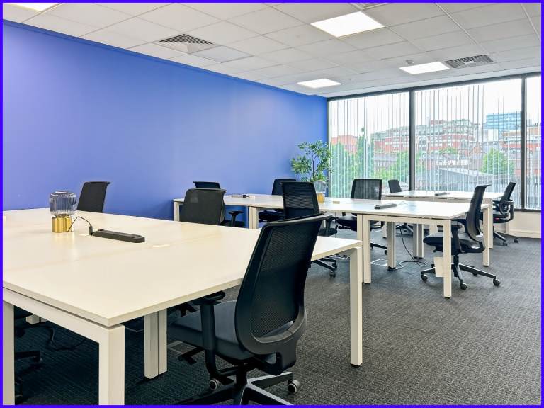 Belfast - BT2 8LA, Open plan office space for 15 people at Forsyth House 