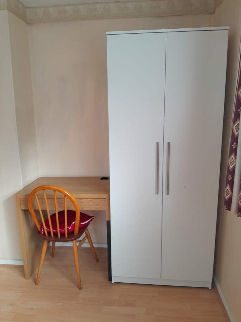 Master room available 