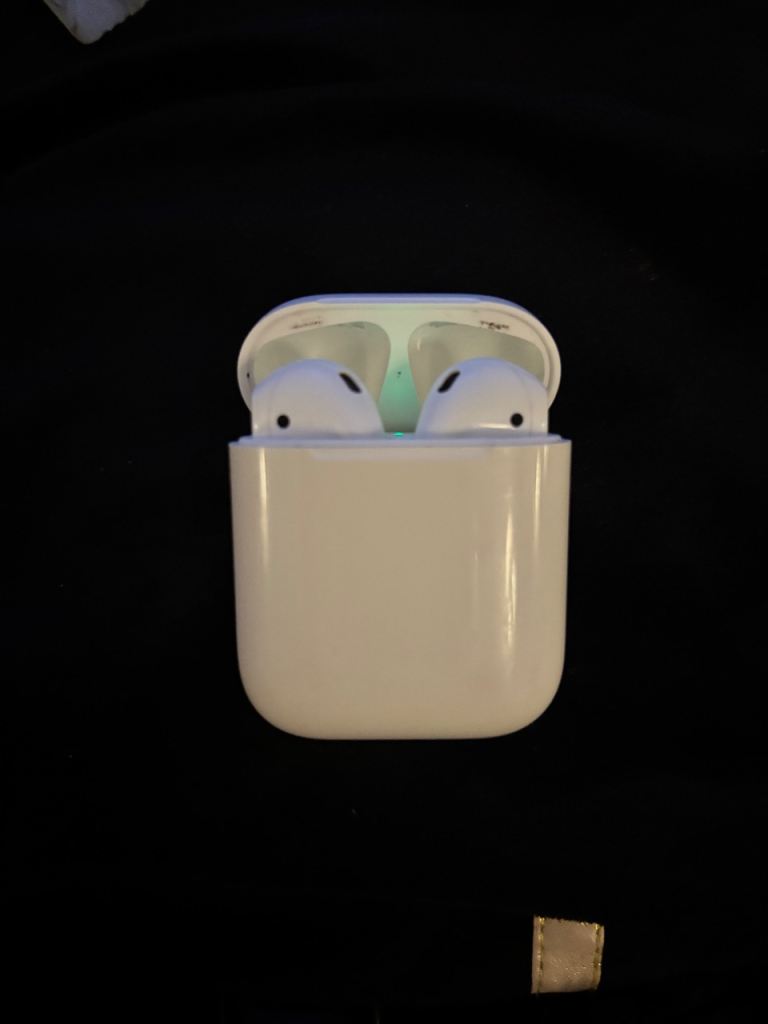 Apple Gen 1 AirPods 