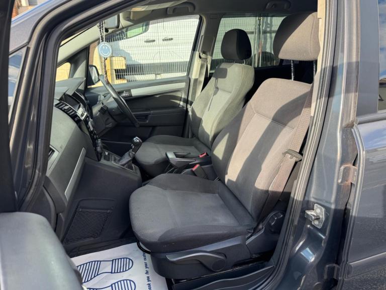 2012 Vauxhall Zafira 1.6 16V Exclusiv Euro 5 5dr MPV Petrol Manual