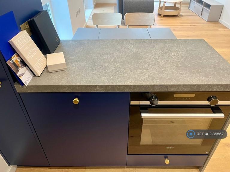 1 bedroom flat in Prinsep House, London, E14 (1 bed) (#2136867)