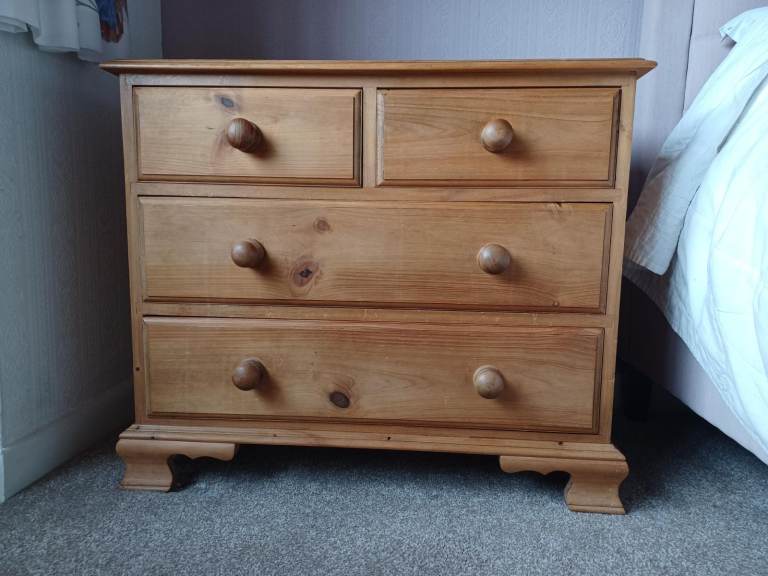 Pine Chest of Drawers