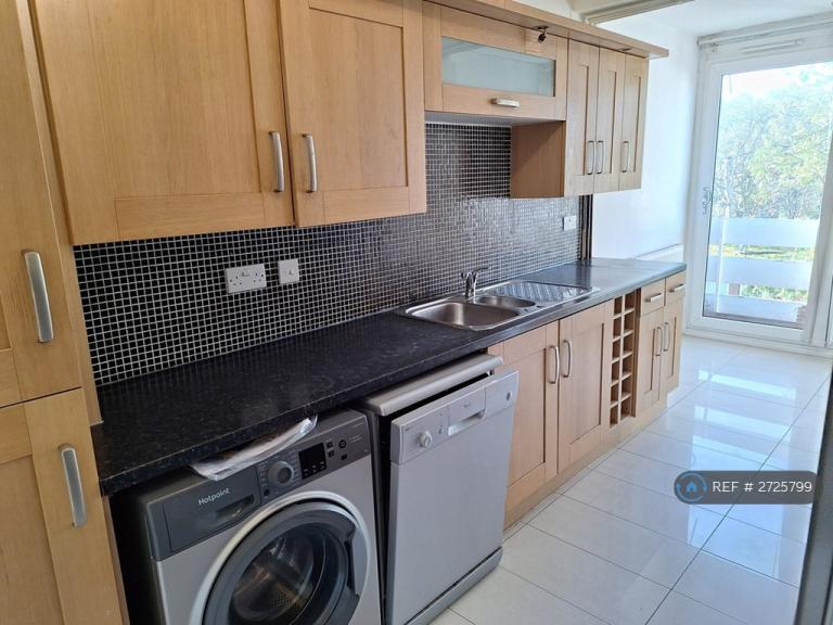 2 bedroom flat in St James Road, Purley, CR8 (2 bed) (#2725799)