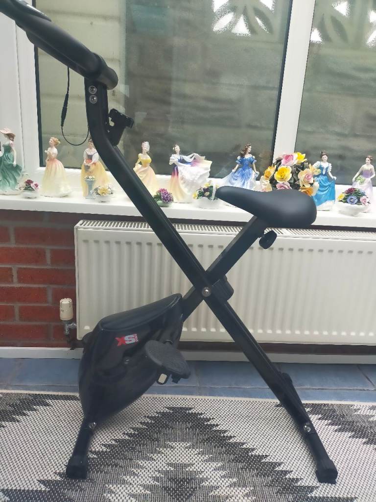 Black Folding Exercise Bike – FREE . Good Condition Home Gym