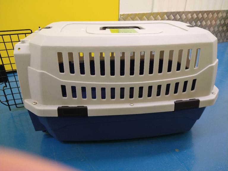 Pet carrier 