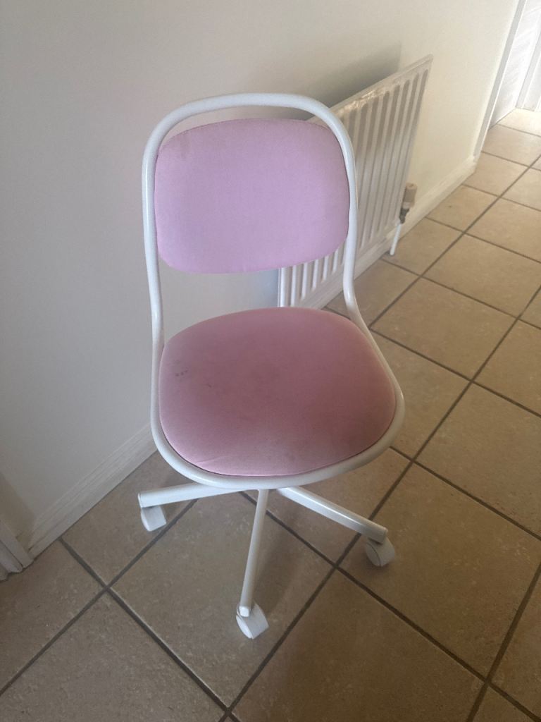 Free pink children’s swivel chair 