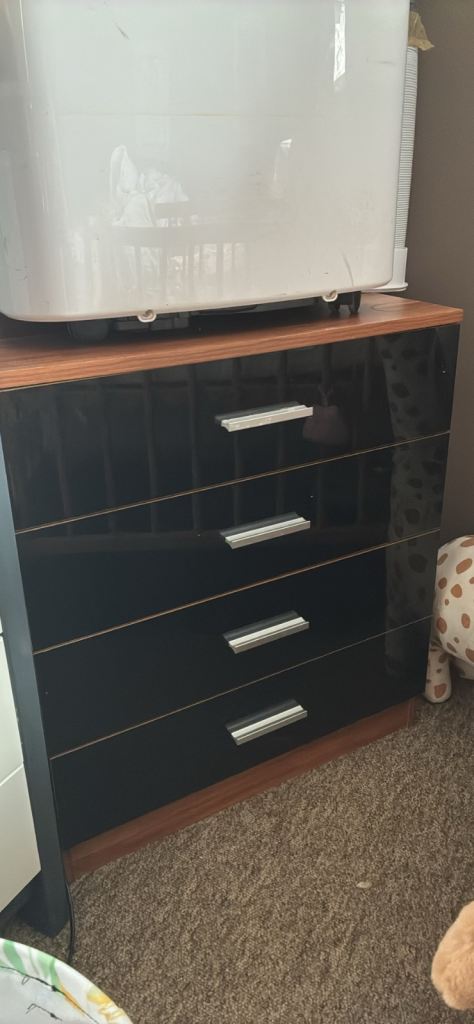 Black and Wood Chest of Drawers – Good Condition