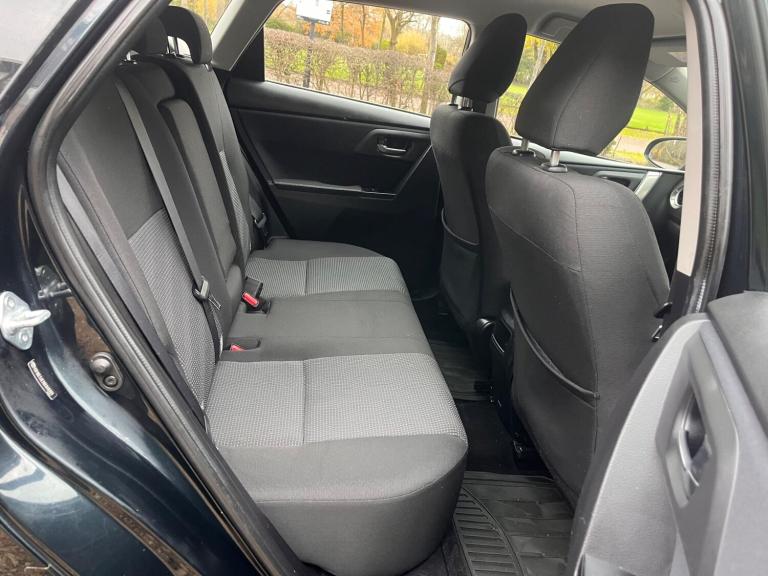 2014 Toyota Auris 1.6 V-Matic Icon 5dr HATCHBACK PETROL Manual