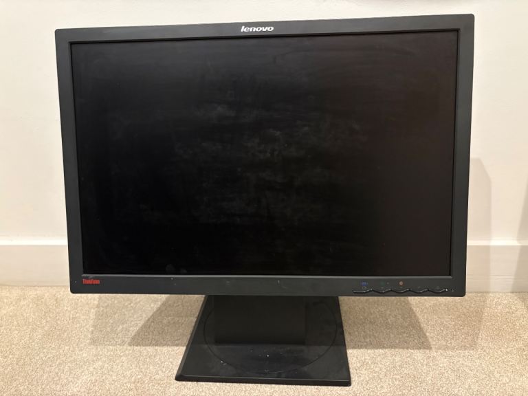 Lenovo L2440p 24" high quality Widescreen monitor inc stand