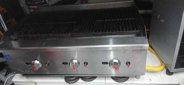 Commercial Stainless Steel Griddle/Grill – Good Condition