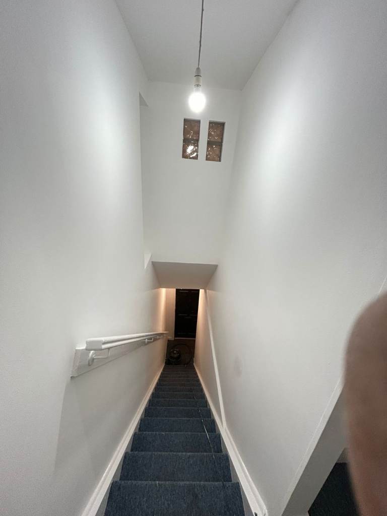 NEWLY REFURBISHED! .. 1BEDROOM FLAT IN GRAVESEND - DA12 1EY FOR JUST £1235pcm (AVAILABLE NOW)