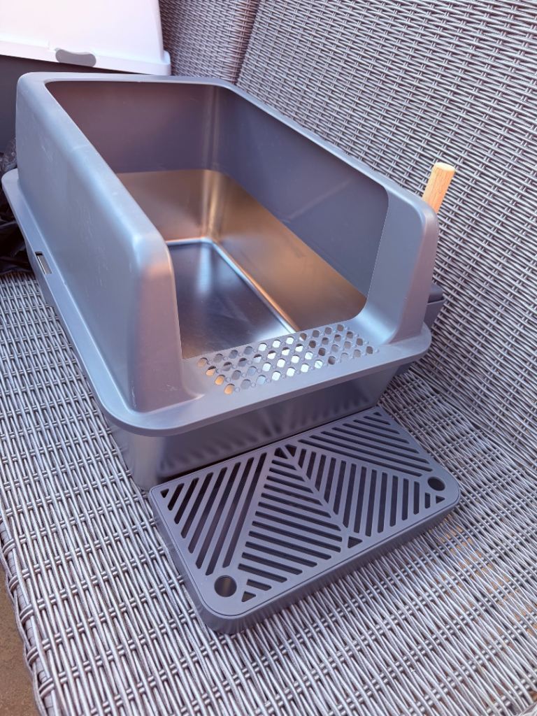 Stainless steel litter box