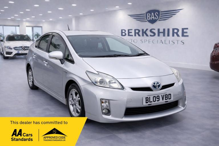 2025 Toyota Prius Hatchback Hybrid Electric Automatic