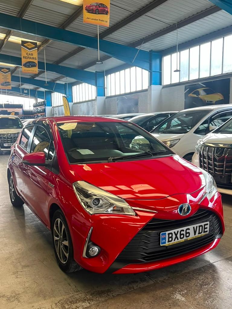 2017 Toyota Vitz 1490 Hybrid