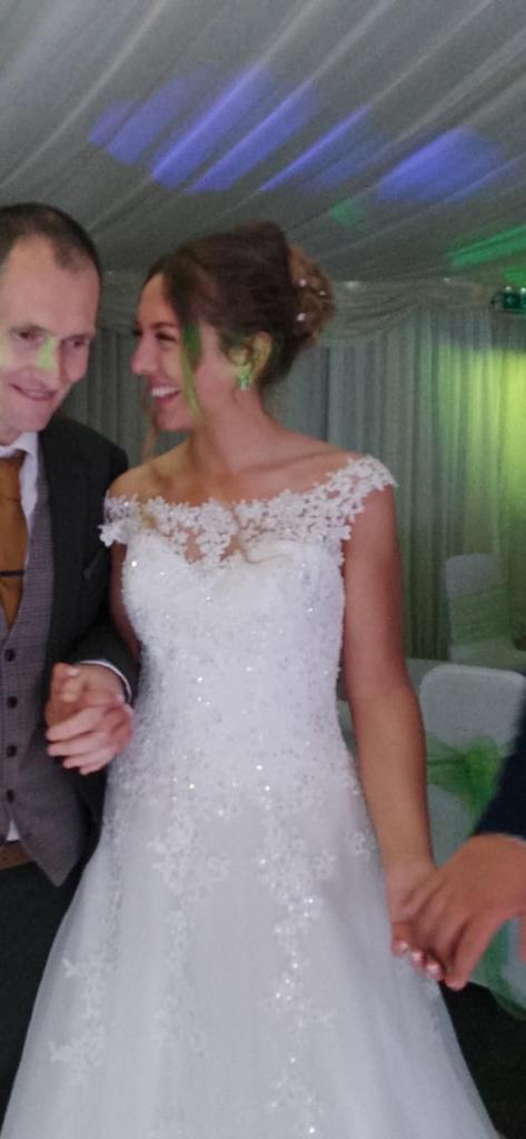 Beautiful cream Wedding Dress with Lace Detail