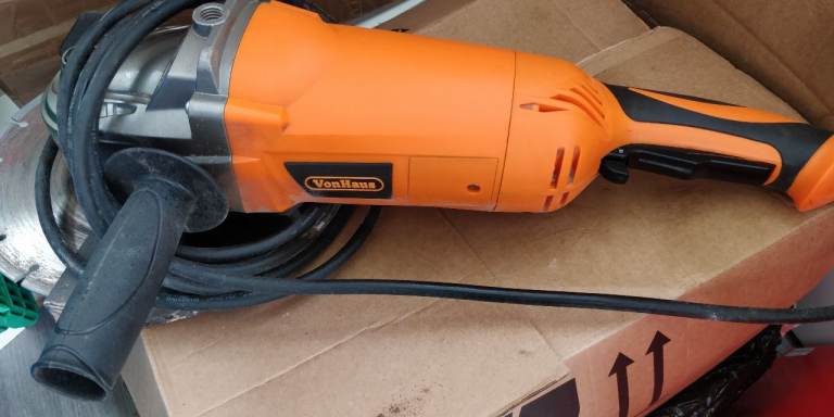 Vonhaus hardly used tile and slab cutter